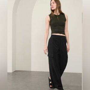 Athleta Brooklyn Heights High Rise Cargo Pant Size 4 Color Black